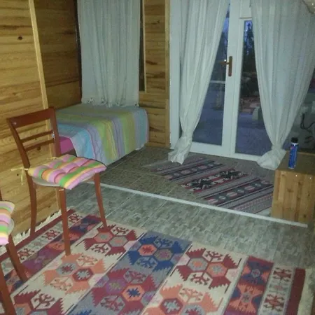 Tas Ev Butik 3* Candarli